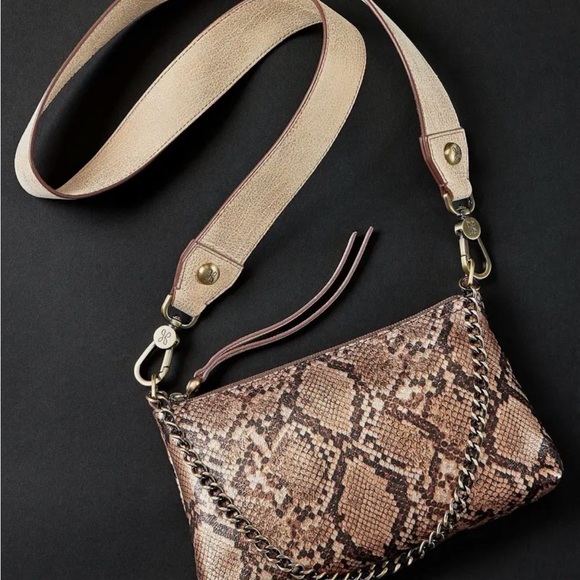 Hobo Darcy Crossbody Bag - Picture 3 of 10